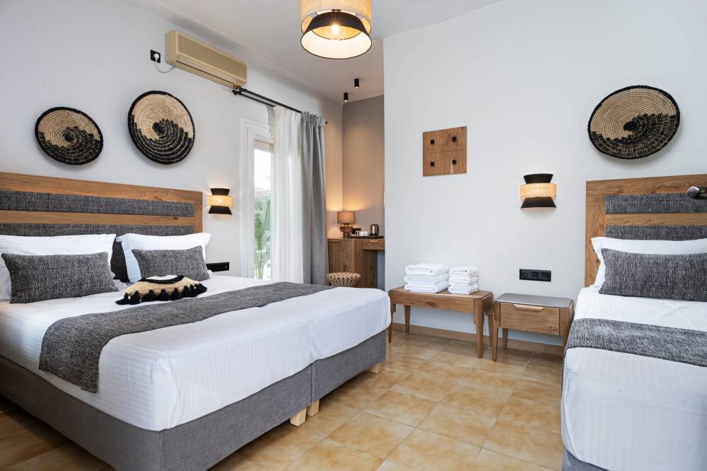 Deluxe Triple Room - Semiramis Guesthouse