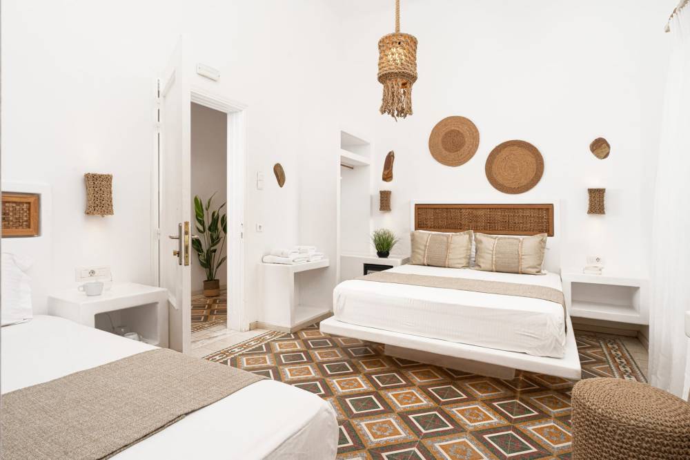 Junior Suite Ground Floor - Semiramis Guesthouse